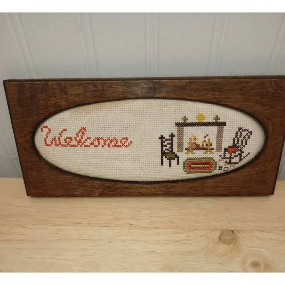 Vintage embroidered "welcome" plaque. Small
